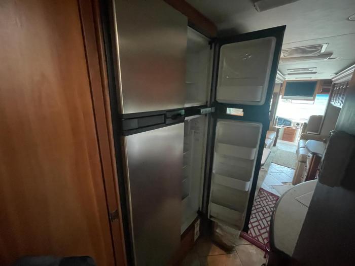 2006 freightliner x-line-motorhome - with 27483 miles for sale near elk-river, minnesota a33589742a2d45b9ba5161c23334aa48.jpg