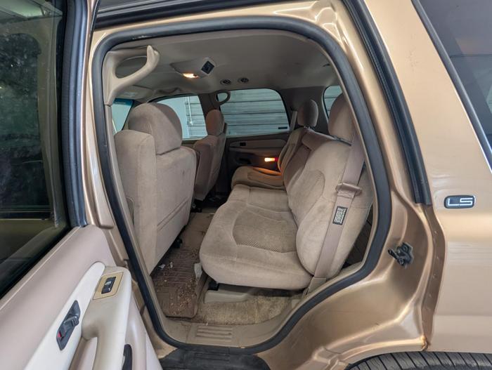 2001 chevrolet tahoe 4wd with 256492 miles for sale near elk-river, minnesota a369580546da4bbdad73035b3336e06b.jpg