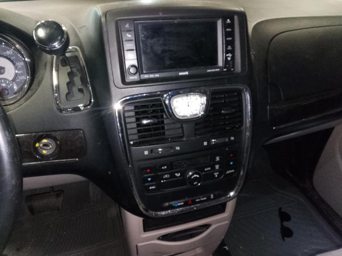 2011 chrysler town-&amp;-country touring with 139586 miles for sale near elk-river, minnesota a396660a2edc496284d5d8d76d83831a.jpg
