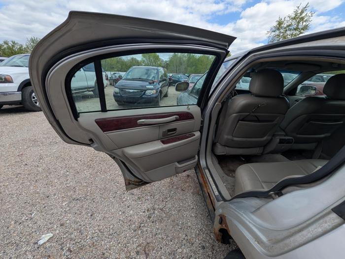 2003 lincoln town-car signature for sale near elk-river, minnesota a3af2bff6c4a402284ca08aeb985ea47.jpg