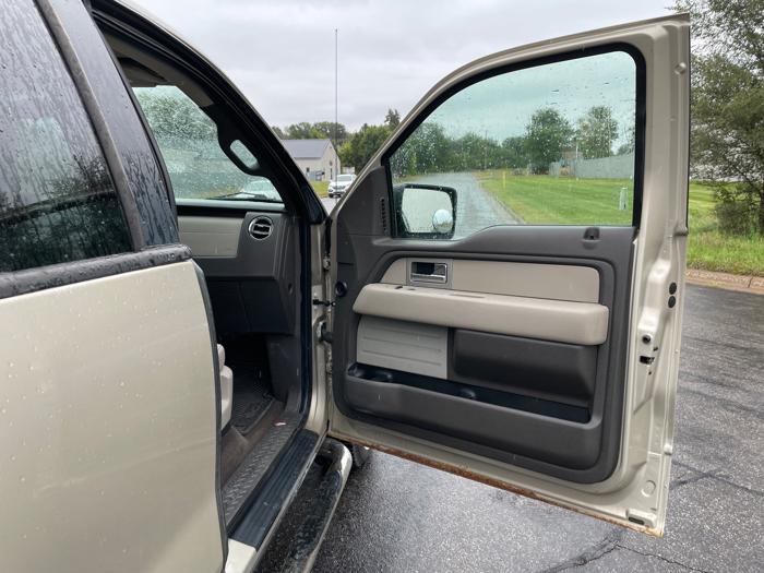 2009 ford f-150 stx-supercab-6.5-ft.-bed-4wd with 166206 miles for sale near elk-river, minnesota a4a2f09dac81456f9be16de98d008110.jpeg