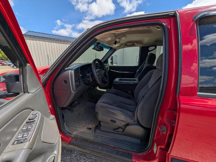 2005 chevrolet silverado-2500hd work-truck-crew-cab-short-bed-4wd with 743212 miles for sale near elk-river, minnesota a4e58004f2d6439cb58927a414623320.jpg