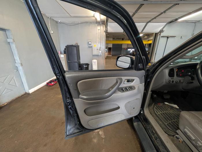 2002 toyota sequoia limited-4wd with 216240 miles for sale near elk-river, minnesota a4fa1939080e4b0e841cc85e57b912c7.jpg