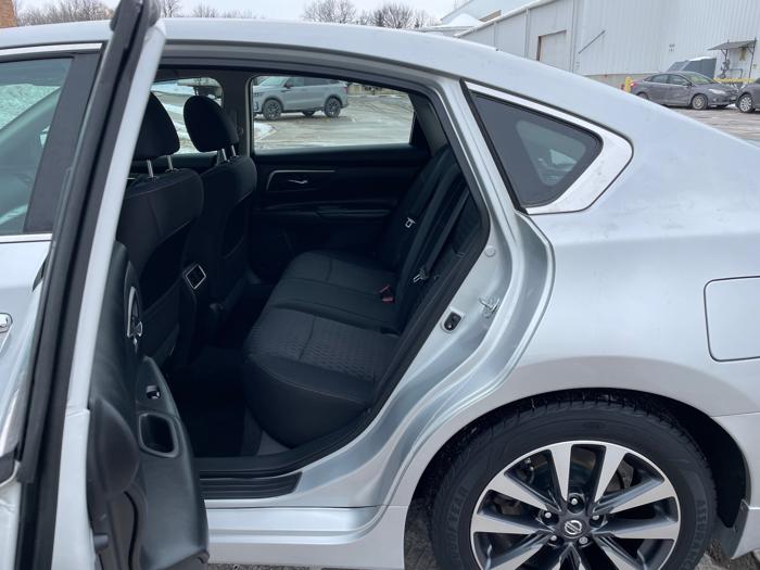 2017 nissan altima 2.5-s with 153306 miles a537f39d24bc4938ae04af8f987ed801.jpeg