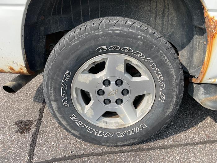 2006 chevrolet suburban 1500-4wd with 216944 miles for sale near elk-river, minnesota a54baa35c2594b1b81611599c87ee653.jpeg