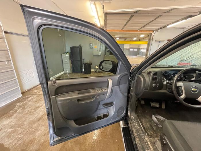 2011 chevrolet silverado-1500 lt-ext.-cab-long-box-4wd with 114922 miles for sale near elk-river, minnesota a55f32368d444891beefc1bc47fcd683.jpeg