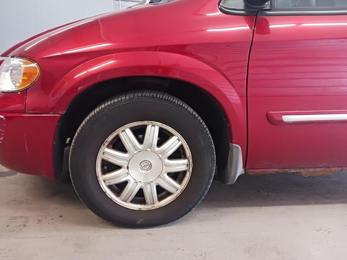 2007 chrysler town-&-country touring with 111081 miles for sale near elk-river, minnesota a5735f1be610411f819df54b637efc60.jpg
