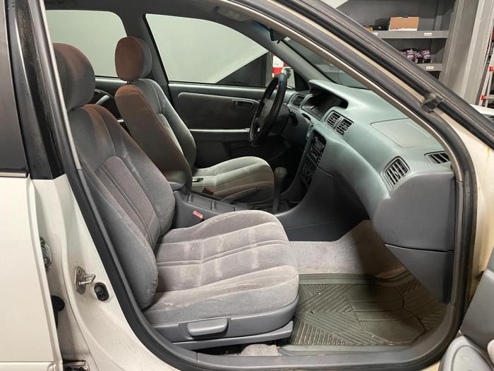 2000 Toyota Camry
