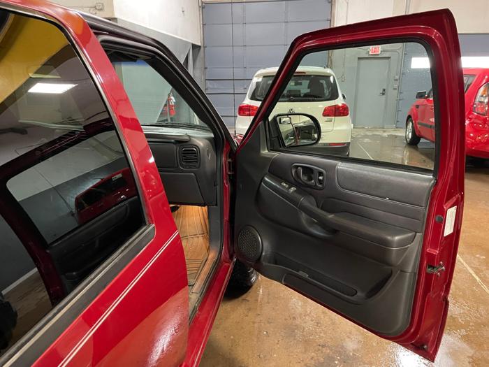 2003 chevrolet s-10-pickup ls with 191135 miles for sale near elk-river, minnesota a57dee6f83b642dd8065ebae65dadcb4.jpg