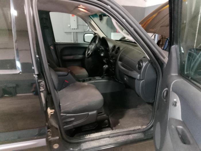 2004 jeep liberty sport-4wd with 146977 miles for sale near elk-river, minnesota a6192ce4bef049e9b83f52e61f4b943b.jpg