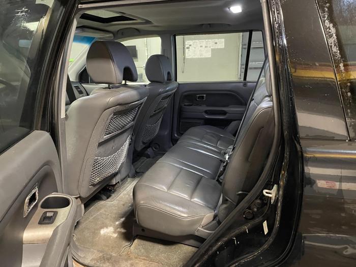 2006 honda pilot ex-l(-with-navi) with 289760 miles for sale near elk-river, minnesota a66330dd0ec348ad99a8b2f3f3096e9f.jpg