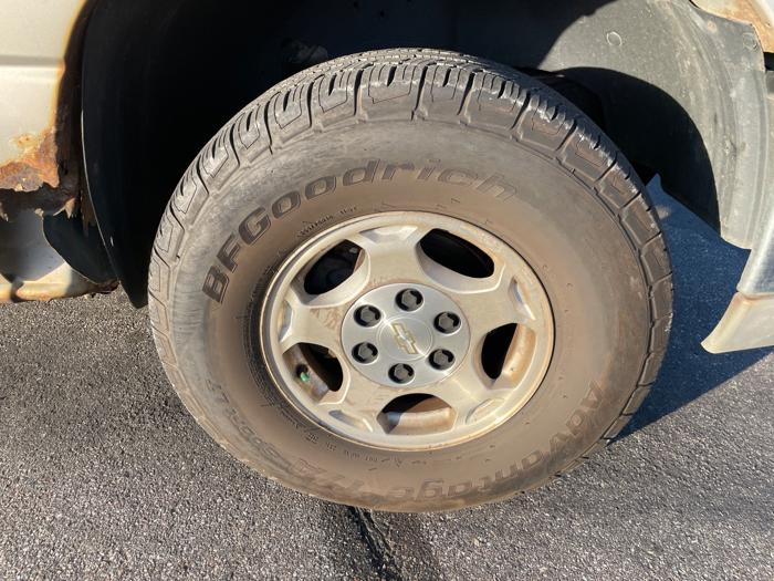 2004 chevrolet silverado-1500 ext.-cab-short-bed-4wd with 180428 miles for sale near elk-river, minnesota a67f4d57410c4b419c5caf2c03abd9d9.jpeg