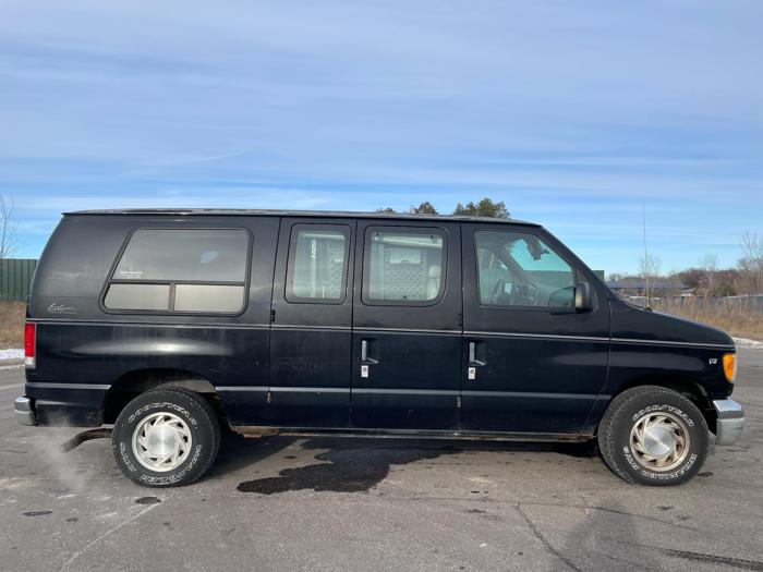1999 ford e-150 with 89626 miles for sale near elk-river, minnesota a694c21a464844d78357b78faf03a7d1.jpg