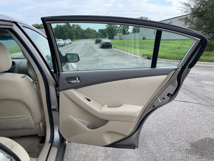 2012 nissan altima 2.5-s with 123015 miles for sale near elk-river, minnesota a6b860735a2f4f6dba709c218aaa1455.jpeg
