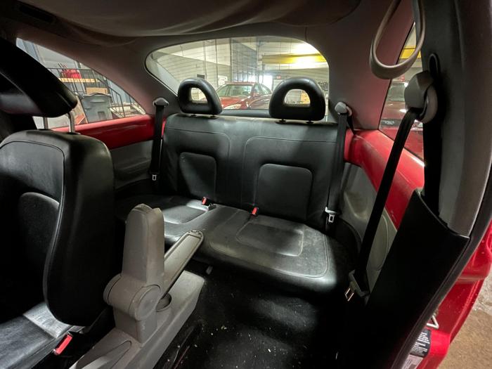 2000 Volkswagen New Beetle