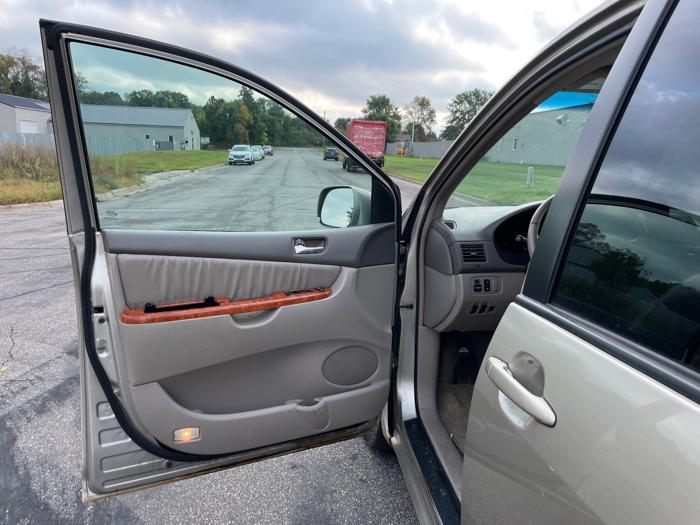 2007 toyota sienna xle-fwd with 212907 miles for sale near elk-river, minnesota a782943618e041e9bc199a78314920e7.jpeg
