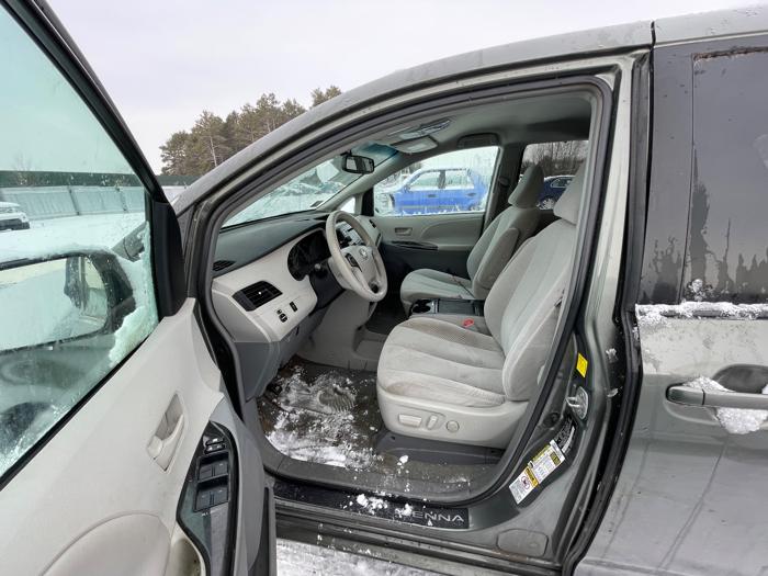 2011 toyota sienna le-8-pass-v6 with 361915 miles for sale near elk-river, minnesota a7880ff1f78a406bac8f624608557e2c.jpeg