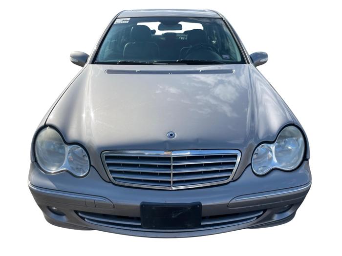 2006 mercedes-benz c-class c350-luxury-sedan with 126290 miles for sale near elk-river, minnesota a7b90c25183241fda006af7bab46c073.jpg