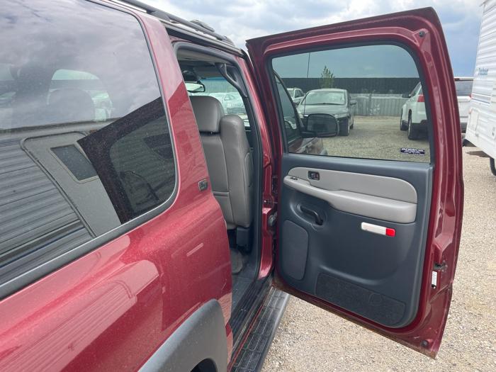 2001 chevrolet suburban 1500 with 236426 miles for sale near elk-river, minnesota a7fd2d66595a4f2eafc8143d2f5d8d2b.jpg