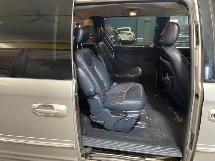 2001 chrysler town-and-country lxi with 235481 miles for sale near elk-river, minnesota a802c65c60fe4f44b80e6340b1d0c18f.jpg