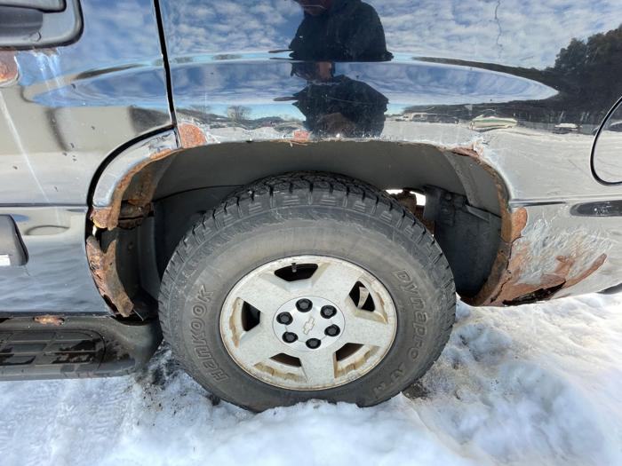 2001 chevrolet tahoe 2wd with 283729 miles for sale near elk-river, minnesota a81e0180087d48e28800a08ee6910a1e.jpeg