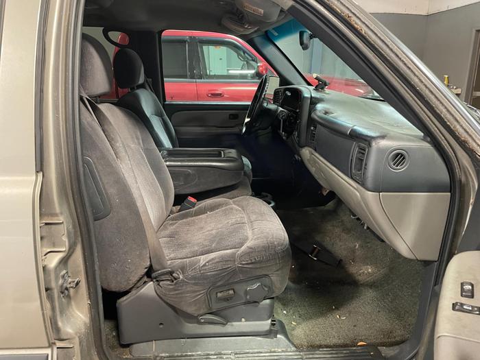 2002 chevrolet suburban 1500-4wd with 264133 miles for sale near elk-river, minnesota a86628a39d594a139453fb942536b6ab.jpg