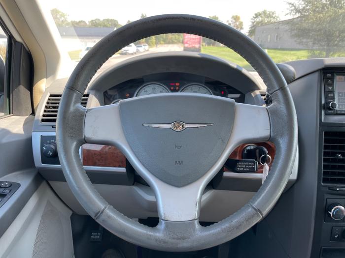 2008 chrysler town-&-country touring with 227233 miles for sale near elk-river, minnesota a875616d28c0482d9c3a0338ffbf1848.jpeg