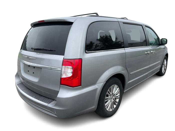 2016 chrysler town-&-country touring-l with 141316 miles for sale near elk-river, minnesota a87562b2a1294637a73b2427e9d480e0.jpg