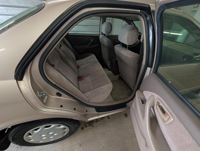1998 toyota camry ce with 254604 miles for sale near elk-river, minnesota a894924190a442aabca86ddcb6ef80fd.jpg