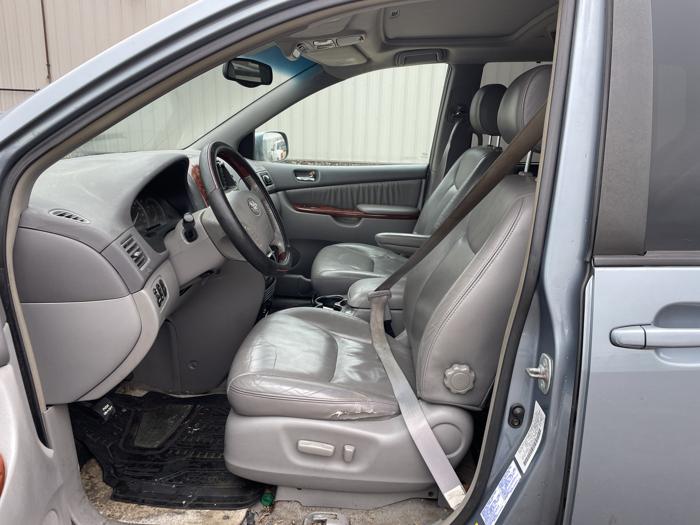2004 toyota sienna xle with 284688 miles for sale near elk-river, minnesota a8e302e40ee5417c981422b496a4e7f5.jpg