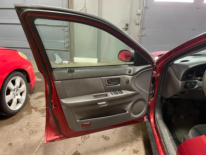 2000 Ford Taurus