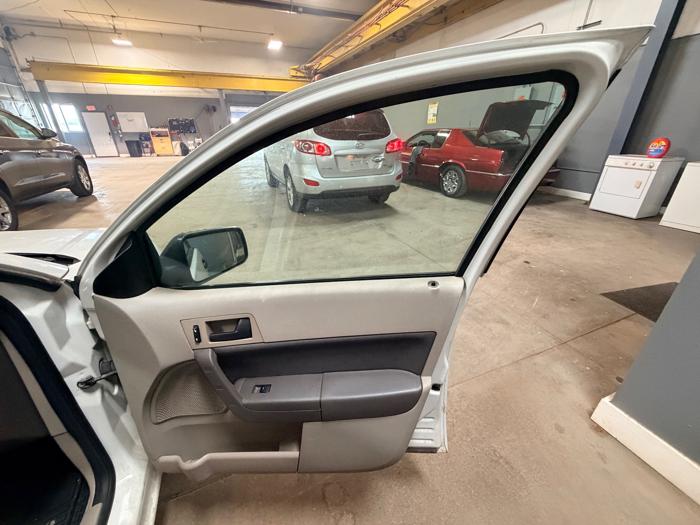 2010 ford focus se-sedan with 187365 miles for sale near elk-river, minnesota a97156a626eb413ca0f08c91a5ae79e7.jpeg