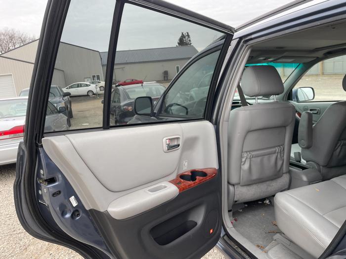 2004 toyota highlander base for sale near elk-river, minnesota a98e3580ab5143c0b671a3a85194498a.jpg