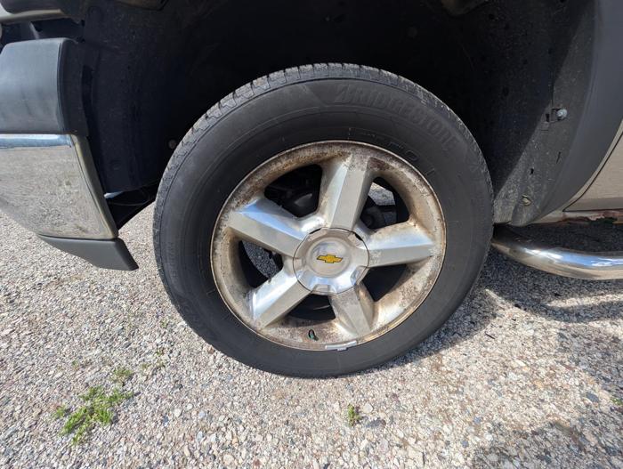 2001 chevrolet silverado-1500 ext.-cab-short-bed-4wd with 212525 miles for sale near elk-river, minnesota aa3e129db2ba490ba3894a72999eb317.jpg