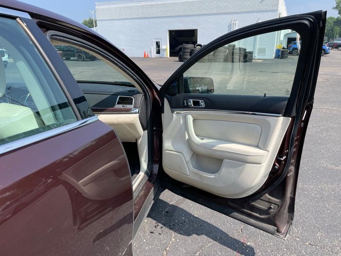 2009 lincoln mks fwd with 178945 miles for sale near white-bear-lake, minnesota aabe941e95dc4baea9dc87ec9c33a364.jpeg