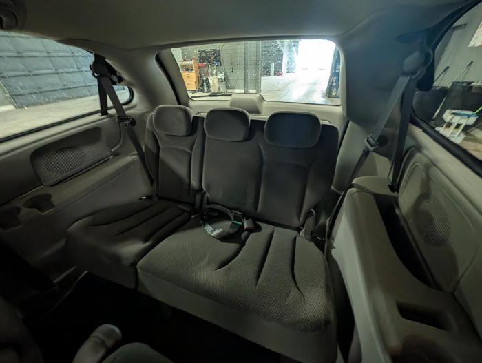 2006 chrysler town-&-country touring with 117074 miles for sale near elk-river, minnesota ab090b911a85408aacb16371150f8799.jpg