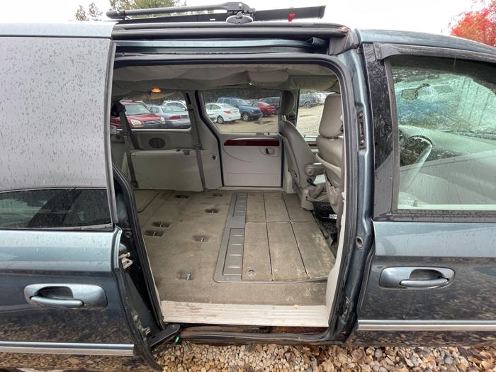 2007 chrysler town-&-country touring with 146493 miles for sale near elk-river, minnesota ab531aa720a04c90aaf7703c75f24846.jpeg