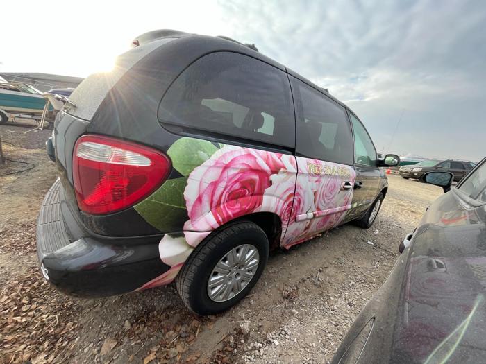 2006 chrysler town-and-country base-lx with 227559 miles for sale near elk-river, minnesota ab75d0e5387347f489bd24ff13a06b92.jpg
