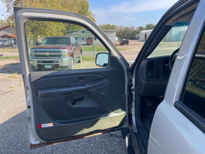 2005 chevrolet silverado-1500 ls-crew-cab-4wd with 208845 miles for sale near annandale, minnesota ab7b3ab2809347d3a9757a1dbae852ff.jpeg