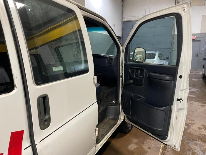 2000 chevrolet express with 344483 miles for sale near elk-river, minnesota ab9d850e8c2f443db6a8793030d58516.jpg