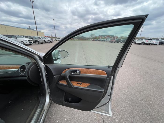 2009 buick enclave cx-fwd with 236627 miles for sale near redwood-falls, minnesota abbb0a976020490bb9658997075c031e.jpeg