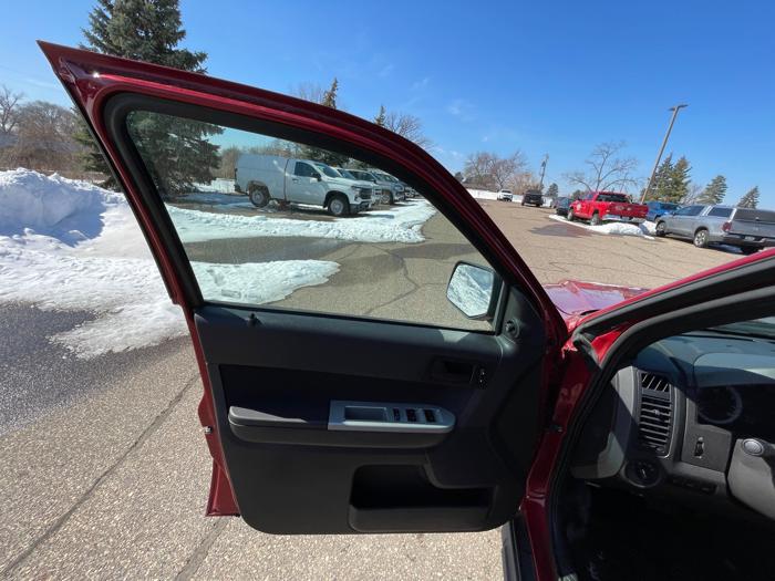 2009 ford escape xlt-4wd-v6 with 118028 miles for sale near fridley, minnesota ac4be4087392466281782671129de52c.jpeg