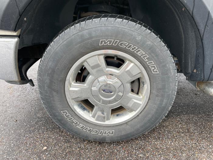 2009 ford f-150 stx-supercab-6.5-ft.-bed-4wd with 166206 miles for sale near elk-river, minnesota ac690c1b8e154161a995774675cf21ea.jpeg