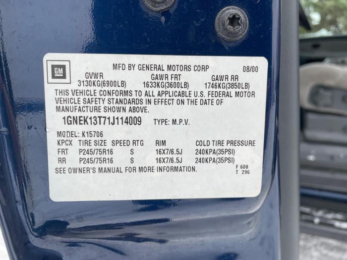 2001 chevrolet tahoe 4wd with 174356 miles for sale near fridley, minnesota ac935064e8664aca96403d1f4333fe09.jpeg