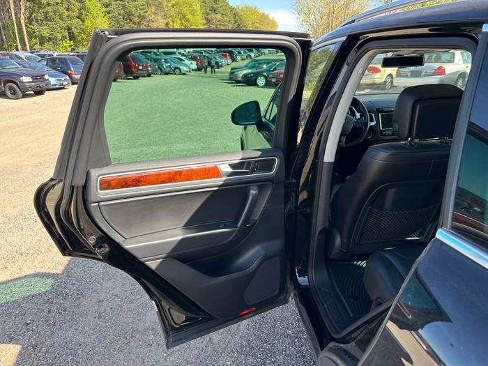 2013 volkswagen touareg vr6-lux with 164287 miles for sale near elk-river, minnesota ad01725df5d448f39c44e339e5e91a9f.jpeg
