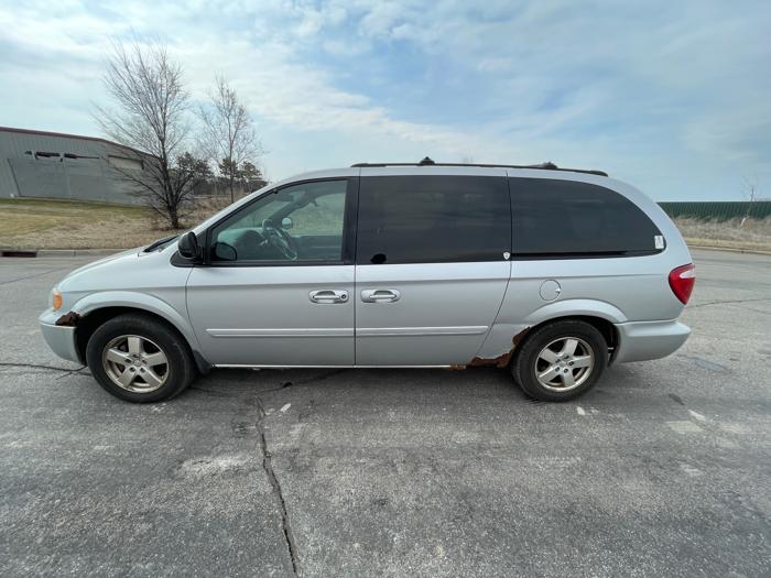 2005 dodge grand-caravan sxt with 72799 miles for sale near elk-river, minnesota ad1e5ac6b5184bf4a2c0c42ca966d44b.jpeg