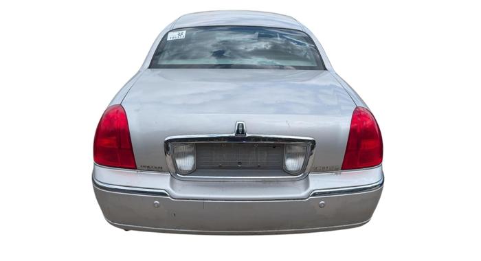 2003 lincoln town-car signature for sale near elk-river, minnesota ad6cedddd8274af4b7d7e490b457cc04.jpg