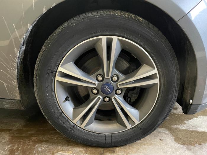 2014 ford focus se-sedan with 99529 miles for sale near elk-river, minnesota adf9bb9fcca74c6b9c15f9534bc8c5d1.jpg