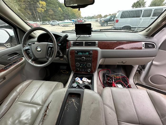 2009 chevrolet suburban lt1-1500-4wd with 242331 miles for sale near elk-river, minnesota ae38757a953b4559a45a5b51af0d14b4.jpg