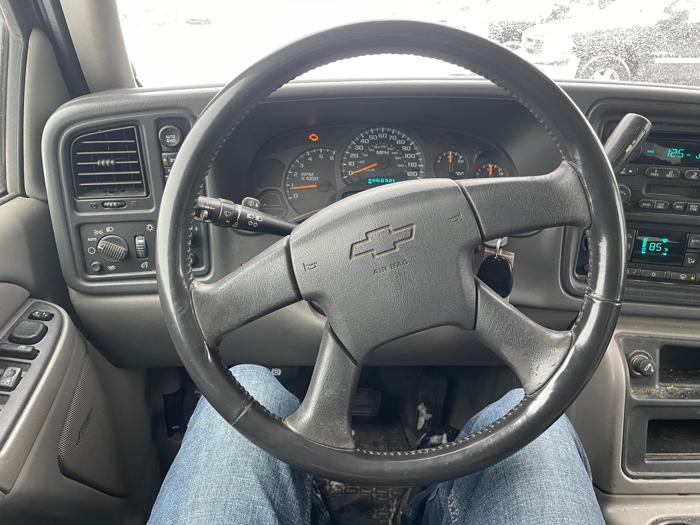 2004 chevrolet suburban 1500-4wd with 177654 miles for sale near fridley, minnesota ae490ddb21864ff481d1a4d90d7ed71d.jpeg